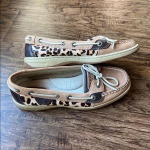 Size 6 Sperry shoes